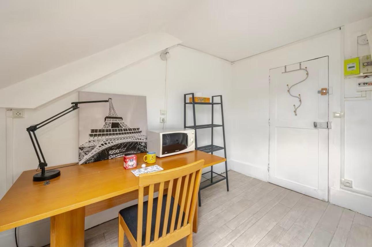 !!!! Only Airbnb !!!!! Please Read My Name And Look At Pictures - Under Roof - Cool Area Appartement *